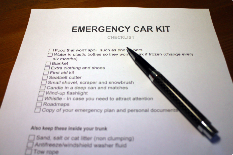 Essential Winter Car Items to have in an emergency car kit
